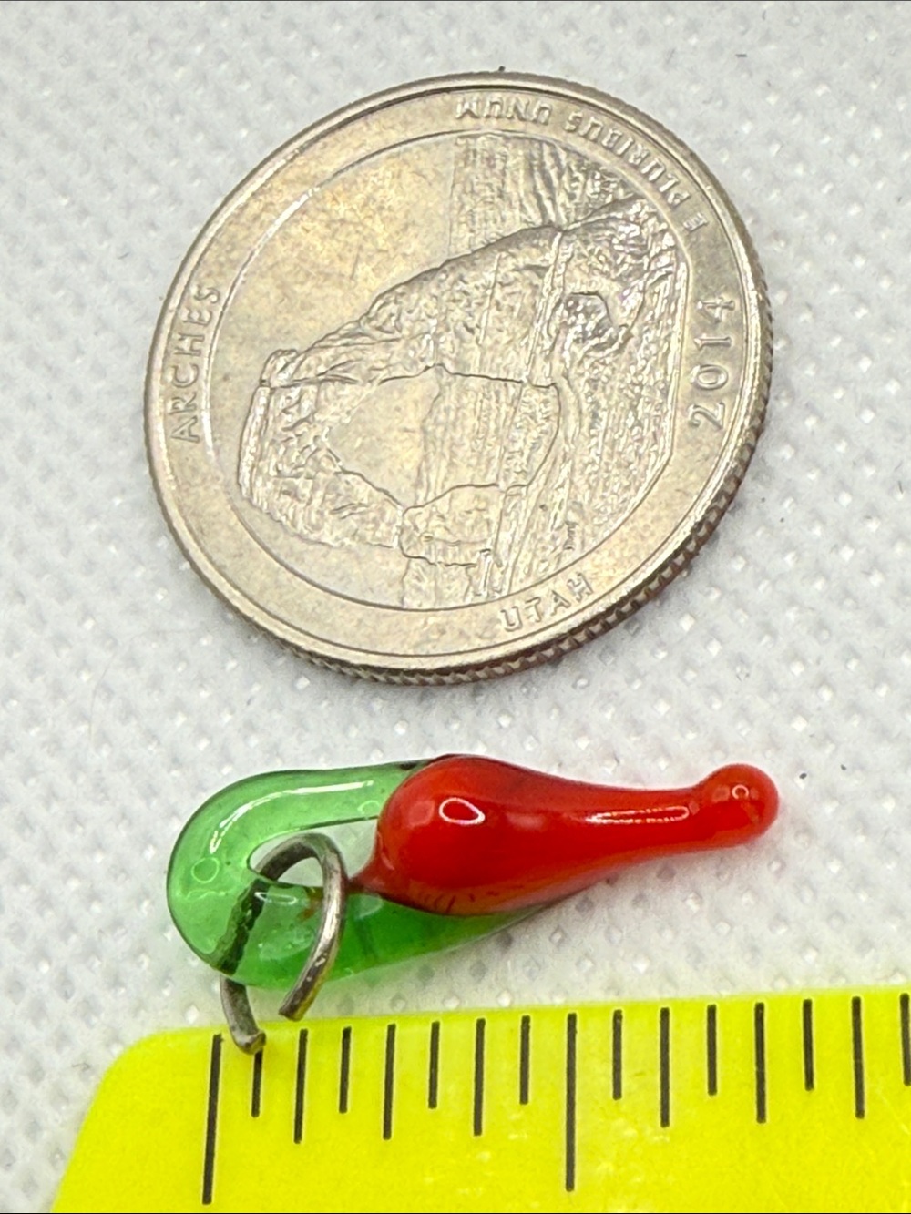 Handmade Glass Charm Pendant in Red & Green hot chili pepper 🌶️ - Picture 5 of 5